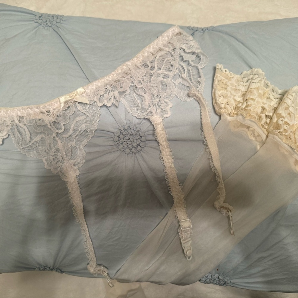 🌟 🌟 🌟 Vintage White Lace Garter and Hosiery Set 🌟 🌟 🌟